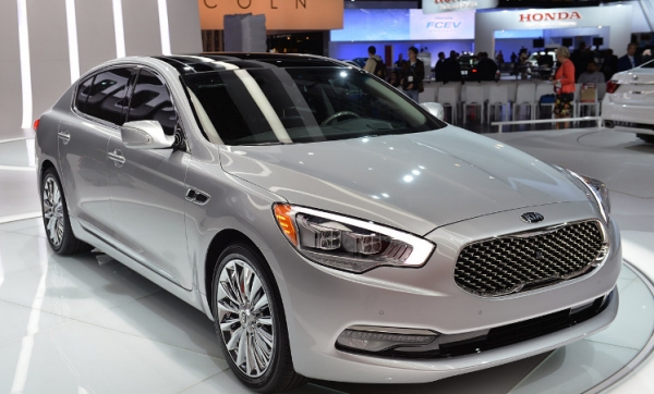 ‘A Day at the Races’ theme for Kia at 2014 SEMA Show