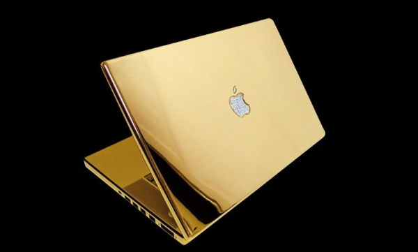 Uniquely designed and crafted MacBook Air by Stuart Hughes