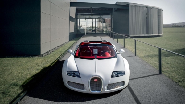 Bugatti has just eight Veyrons left to sell