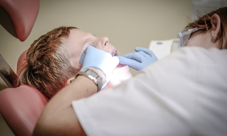 Na czym polega leczenie kanałowe zębów?