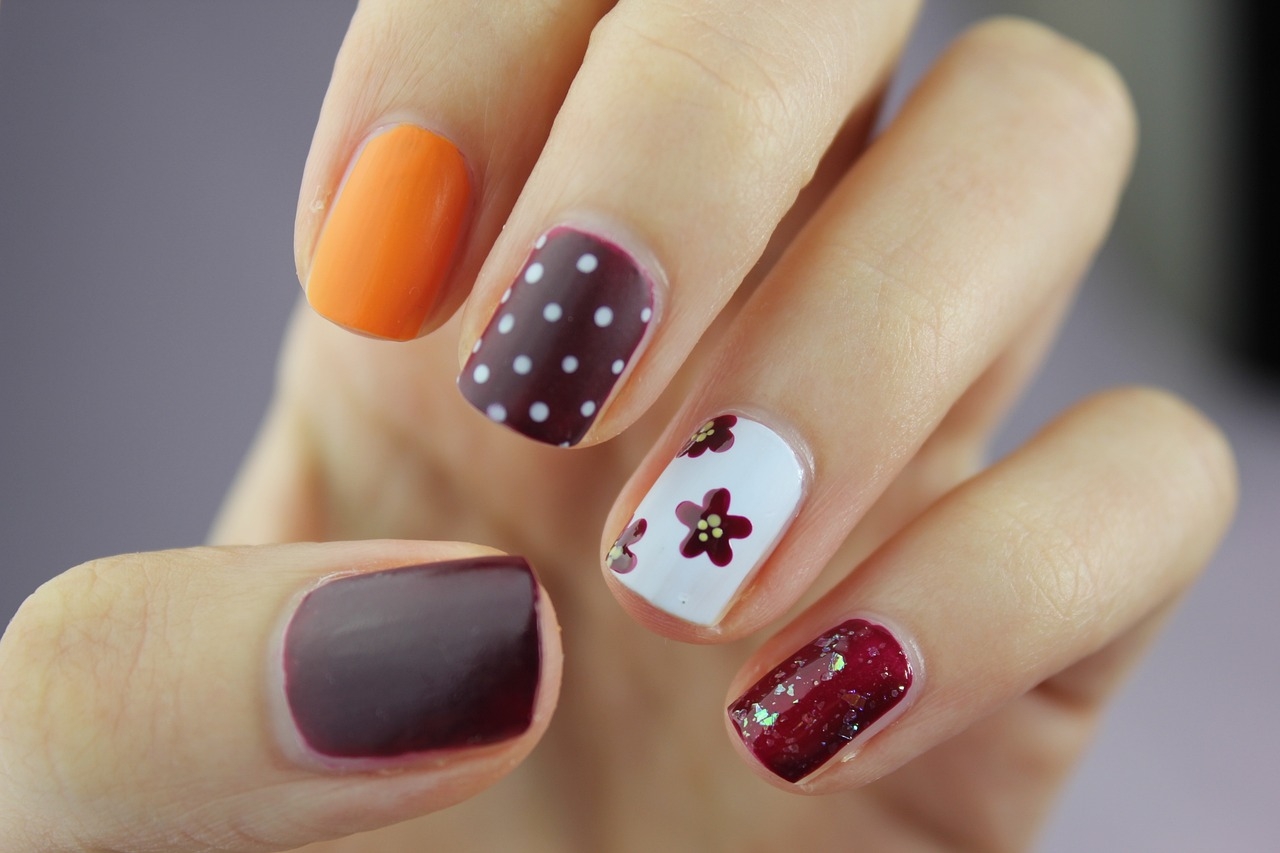 Rewolucja w nail art - najnowsze trendy w manicure żelowym