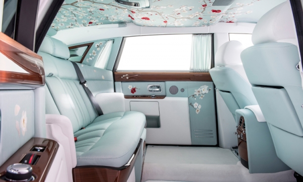 Rolls-Royce motor cars brings serenity