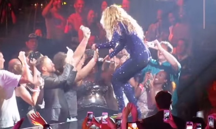 Channel 2: Beyonce Fan in Nashville Gets the Holy Ghost!