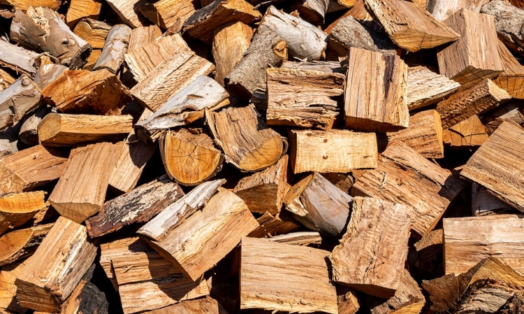 Jak wygląda termiczna obróbka drewna?